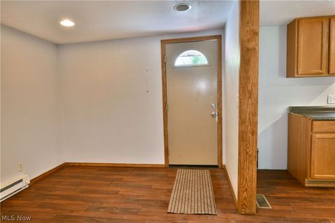 Tiny photo for 800 N Leavitt Road, Leavittsburg, OH 44430 (MLS # 5209314)