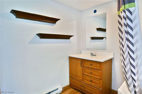 Tiny photo for 800 N Leavitt Road, Leavittsburg, OH 44430 (MLS # 5209314)