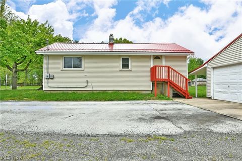 Tiny photo for 800 N Leavitt Road, Leavittsburg, OH 44430 (MLS # 5209314)