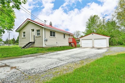 Tiny photo for 800 N Leavitt Road, Leavittsburg, OH 44430 (MLS # 5209314)
