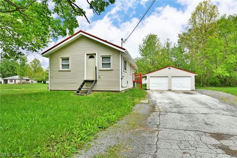 Tiny photo for 800 N Leavitt Road, Leavittsburg, OH 44430 (MLS # 5209314)