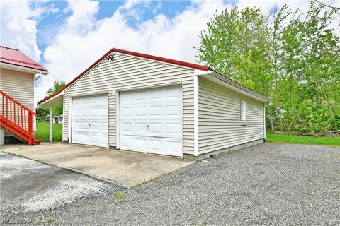 Tiny photo for 800 N Leavitt Road, Leavittsburg, OH 44430 (MLS # 5209314)