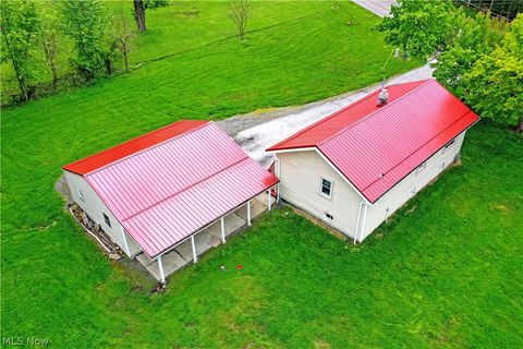 Tiny photo for 800 N Leavitt Road, Leavittsburg, OH 44430 (MLS # 5209314)