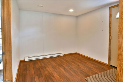 Tiny photo for 800 N Leavitt Road, Leavittsburg, OH 44430 (MLS # 5209314)