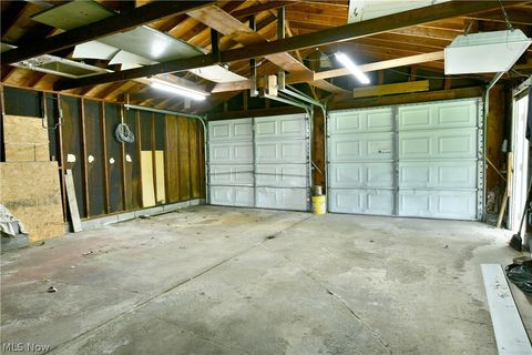 Tiny photo for 800 N Leavitt Road, Leavittsburg, OH 44430 (MLS # 5209314)