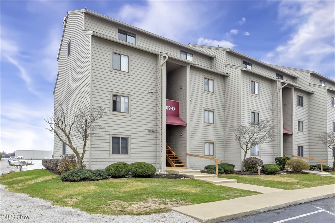 509 W Lakeshore Drive #E-6, Port Clinton, Ohio image 37