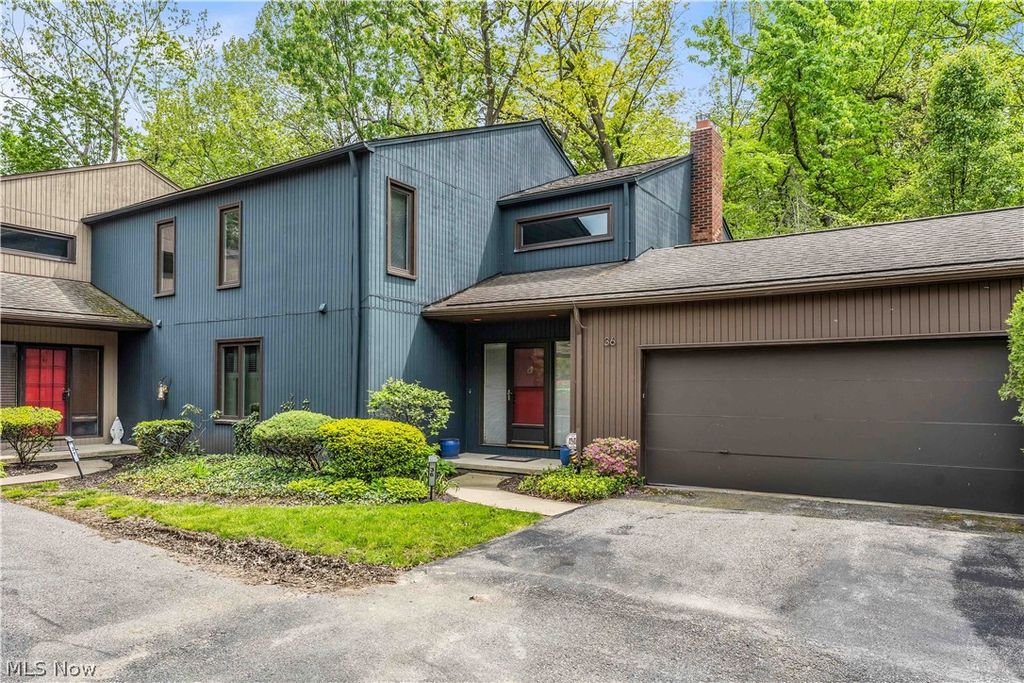 Photo of 36 Oakshore Drive, Bratenahl, OH 44108 (MLS # 5209960)