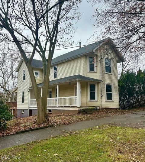 Homes For Sale - 725 8th Street<br/> Marietta, OH 45750