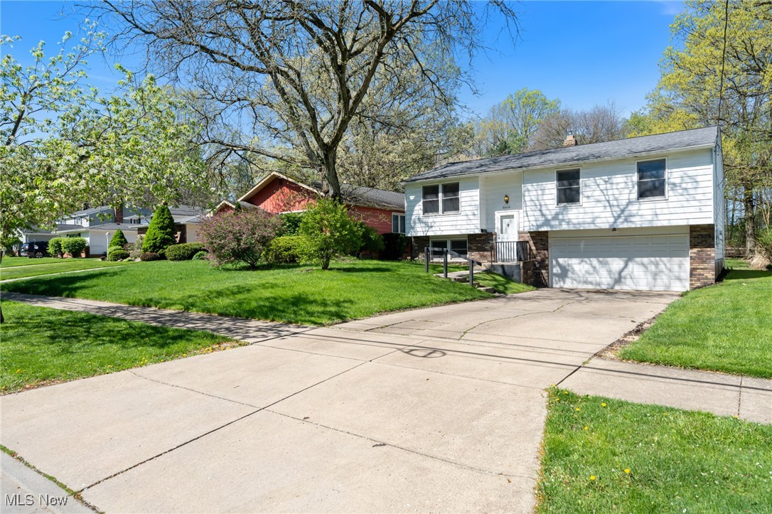 6414 Glenallen Avenue, Solon, Ohio image 3