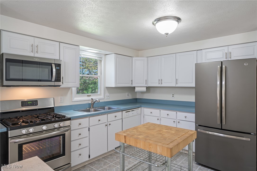 6414 Glenallen Avenue, Solon, Ohio image 14