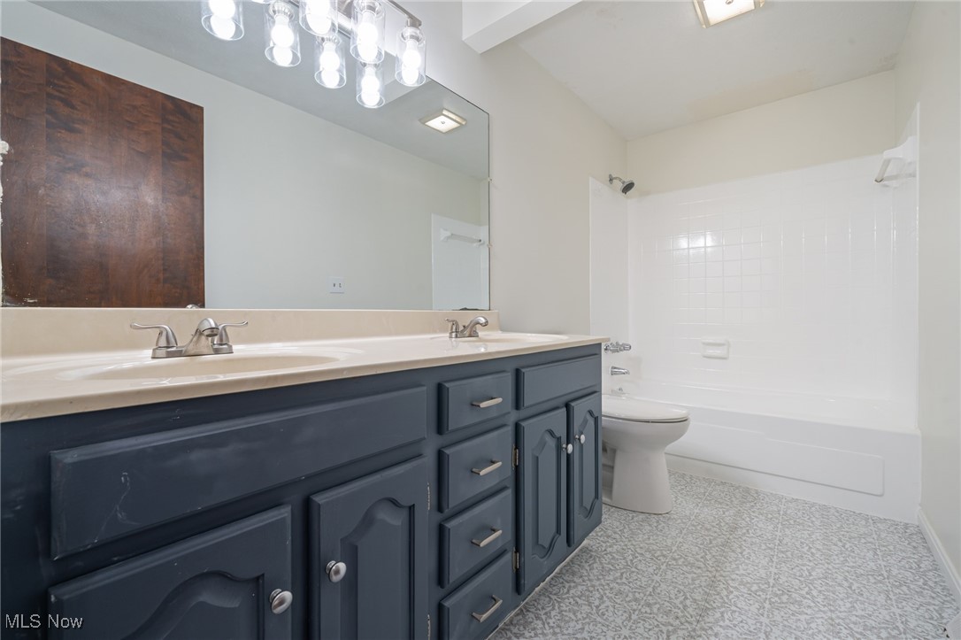 6414 Glenallen Avenue, Solon, Ohio image 19