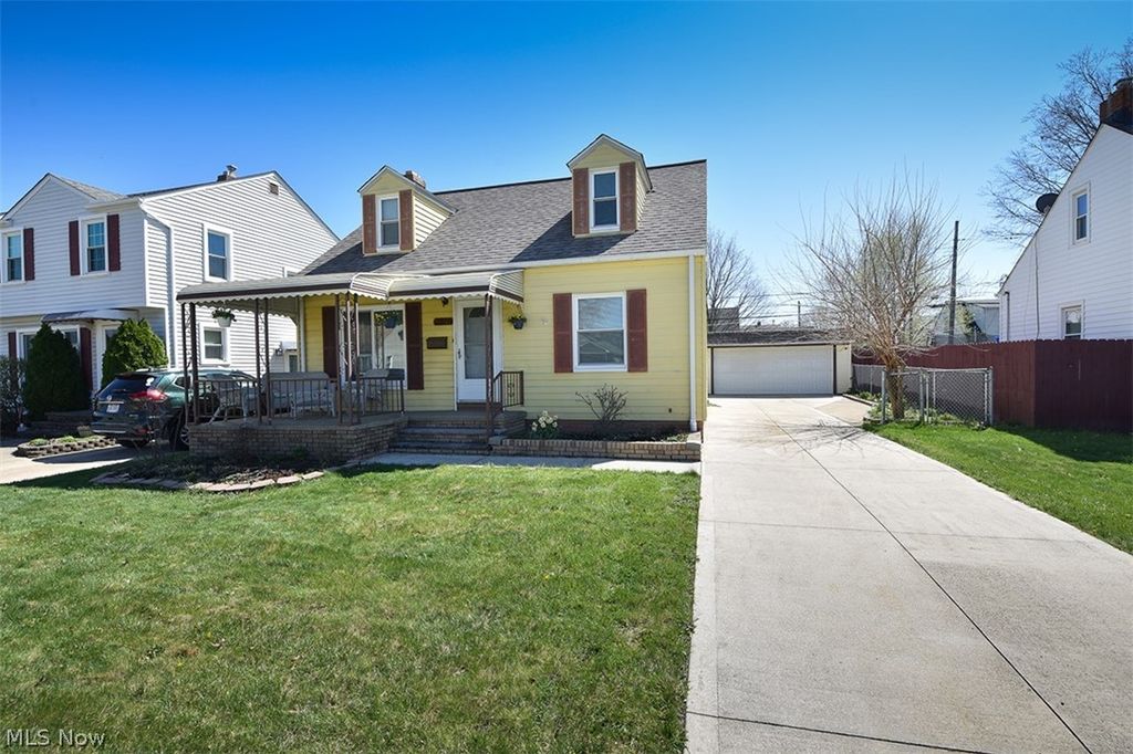 Photo of 2929 Commonwealth Drive, Parma, OH 44134 (MLS # 5202370)