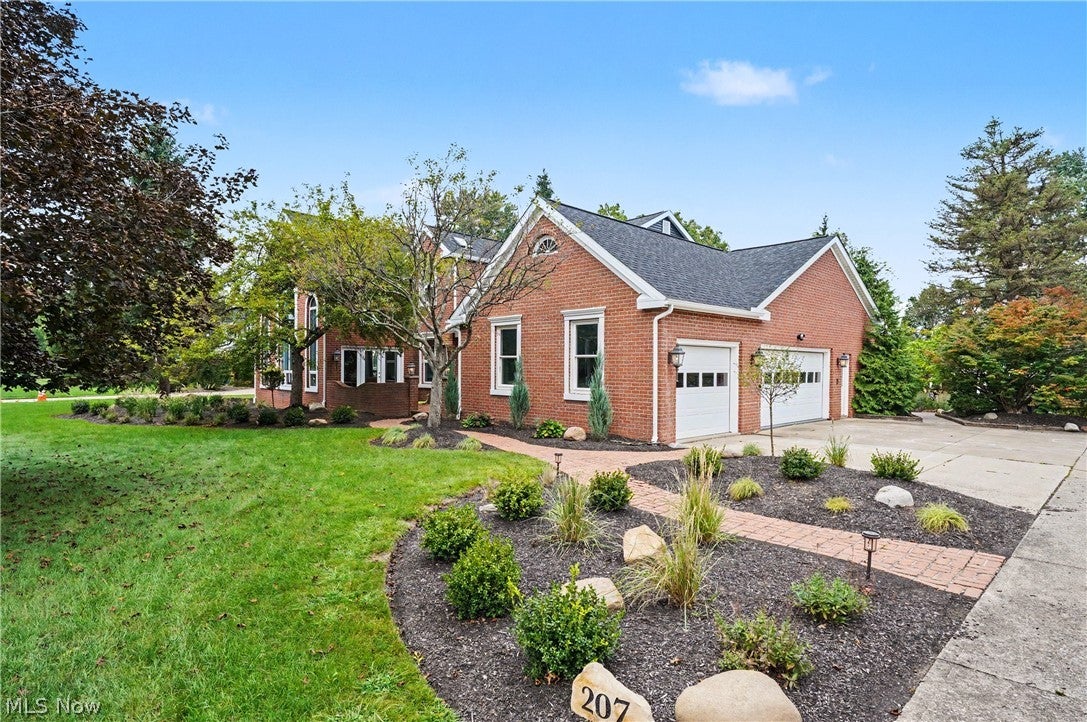 207 N Hayden Parkway