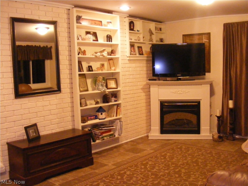 French Hollow 03 - Residential