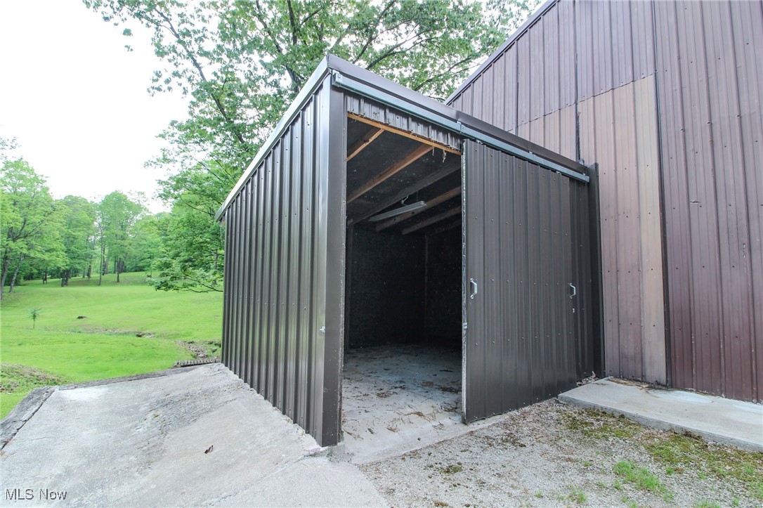 10195 Goosecreek Road, Roseville, Ohio image 27