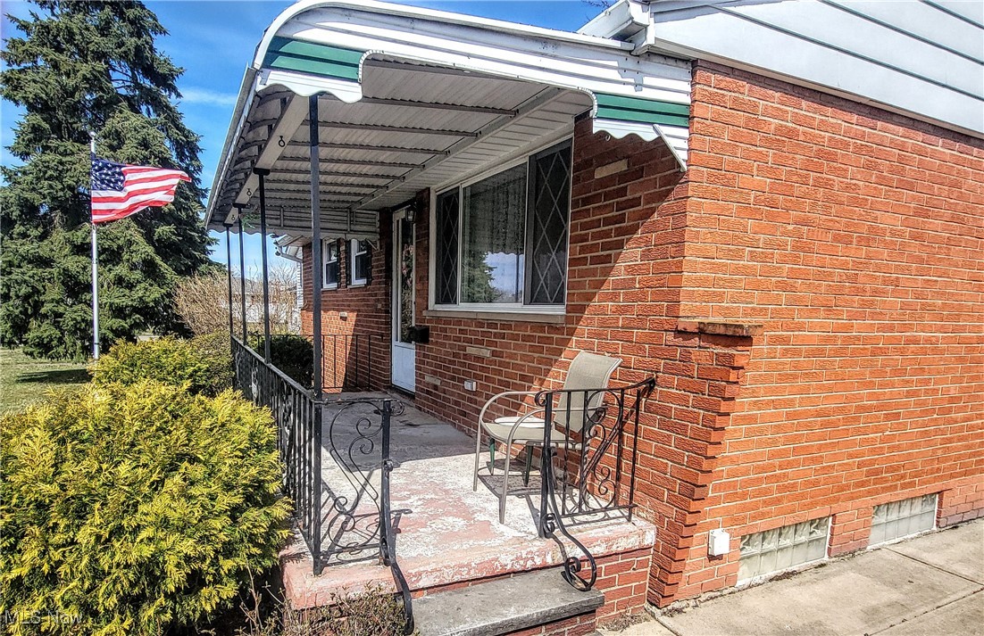 6321 Delores Boulevard, Brook Park, Ohio image 2