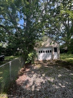 Carl Roevuck Resub/Nihousen Al - Residential Lease