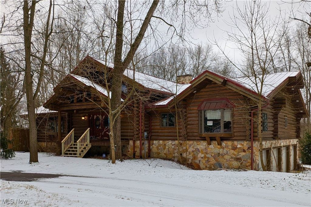 Photo of 8026 Lee Road, Malvern, OH 44644 (MLS # 5182684)