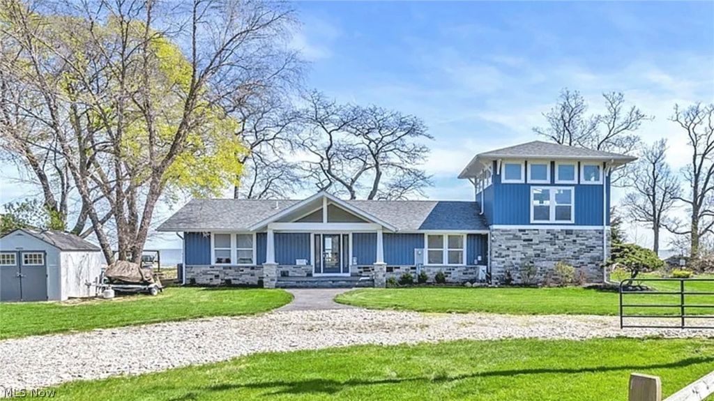 Photo of 104 E Point Drive, Kelleys Island, OH 43438 (MLS # 5192073)