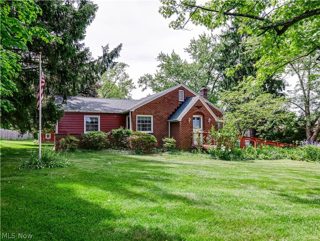 Photo of 13459 Portage Street, Doylestown, OH 44230 (MLS # 5215504)