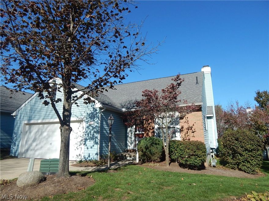 Welcome to Abington Square Condominiums !  Peacefully tucked in a private setting with many conveniences  near by. Close to banks, Acme Fresh Market, post office and much more. Featuring Vaulted Great Room with gas fireplace. Ranch style living all on one level. Full size basement with plenty of storage and excellent possibilities. First floor laundry, fully appliance kitchen and much more. Enjoy the comfort of deck off Sun Room/Den. Attached two car garage. 
Freshly painted interior, a little personnel touches will make this the best value condo available.