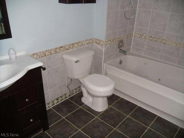 Suffolk County Estates 02 - Residential