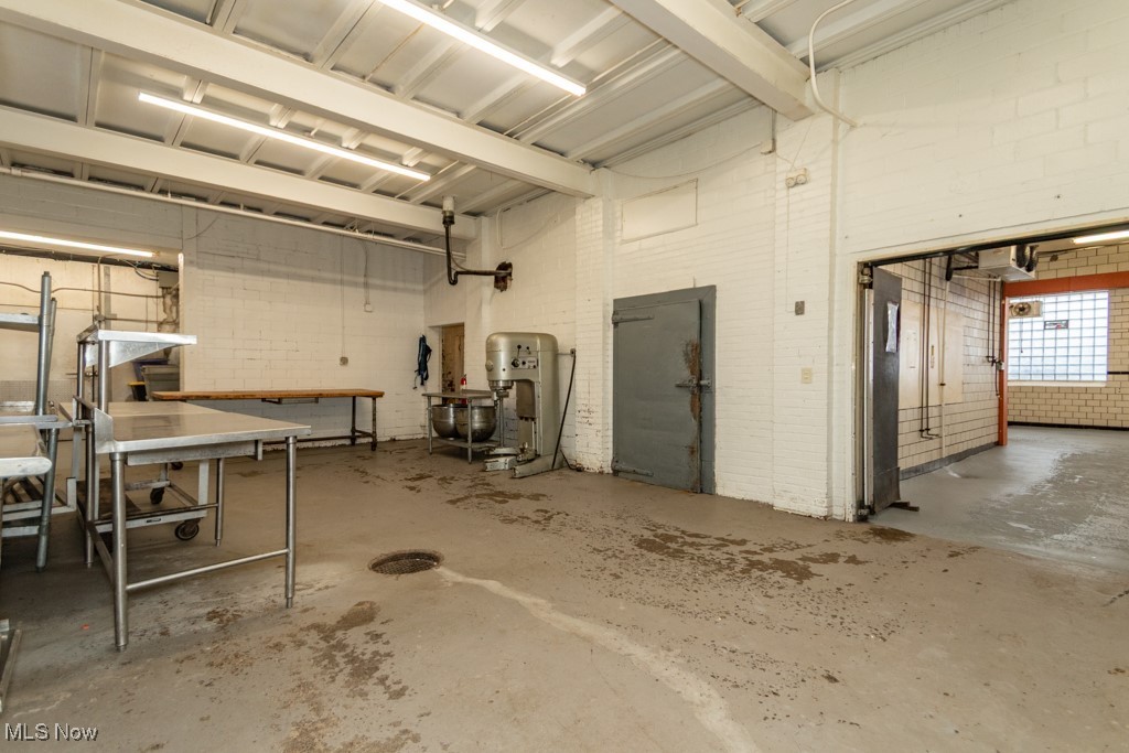 Selden - Commercial Sale