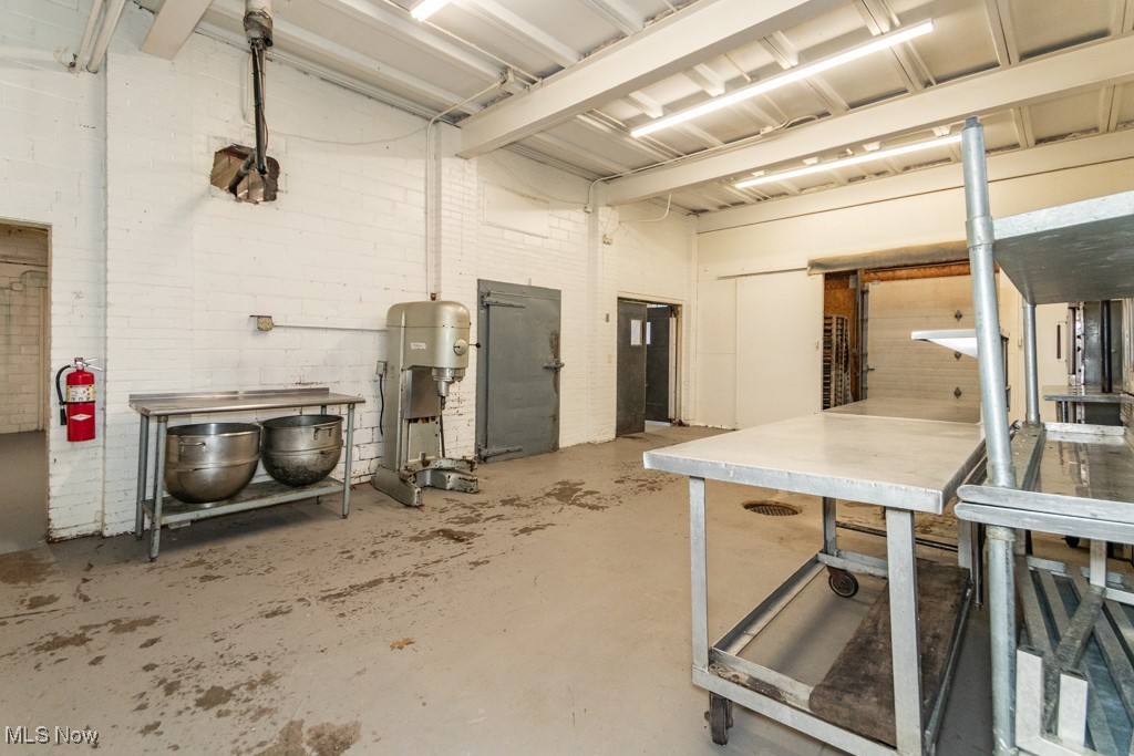 Selden - Commercial Sale