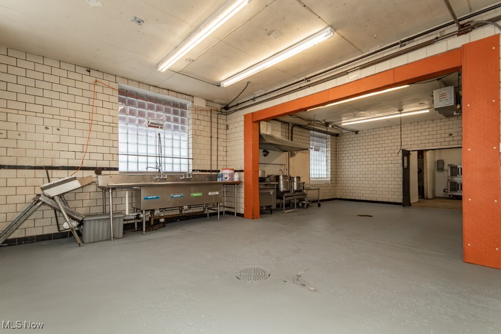 Selden - Commercial Sale