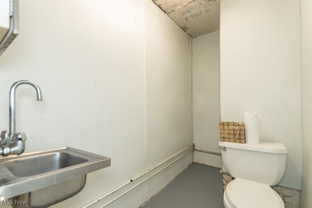 Selden - Commercial Sale