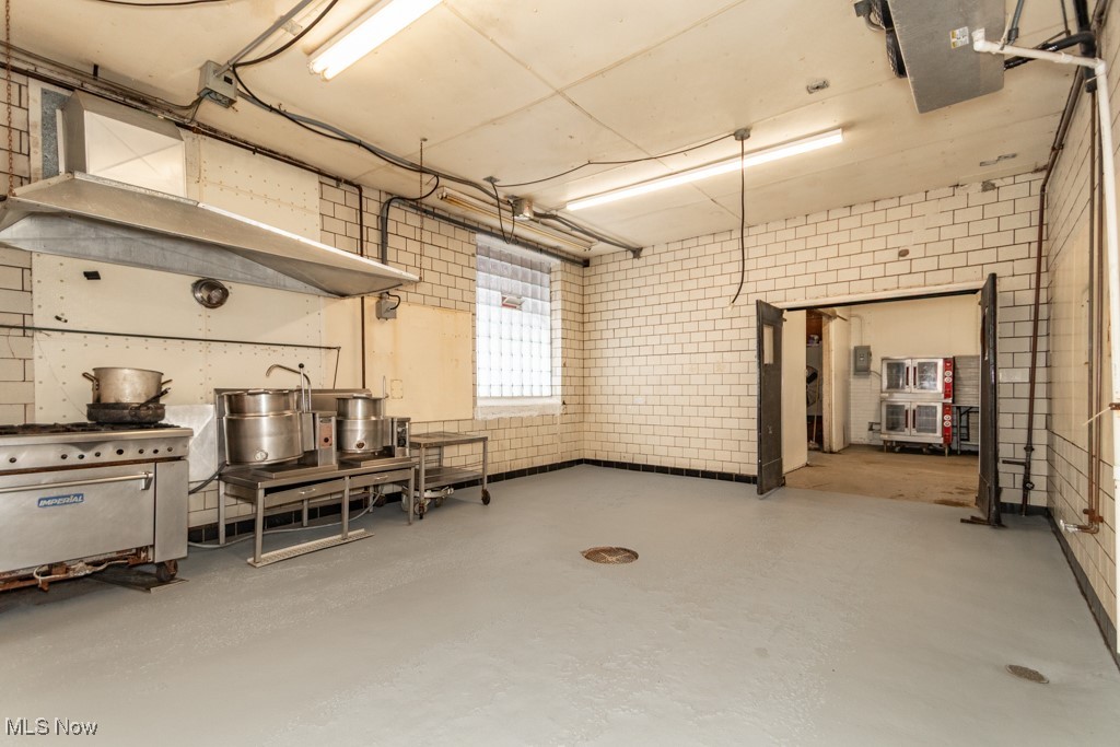 Selden - Commercial Sale