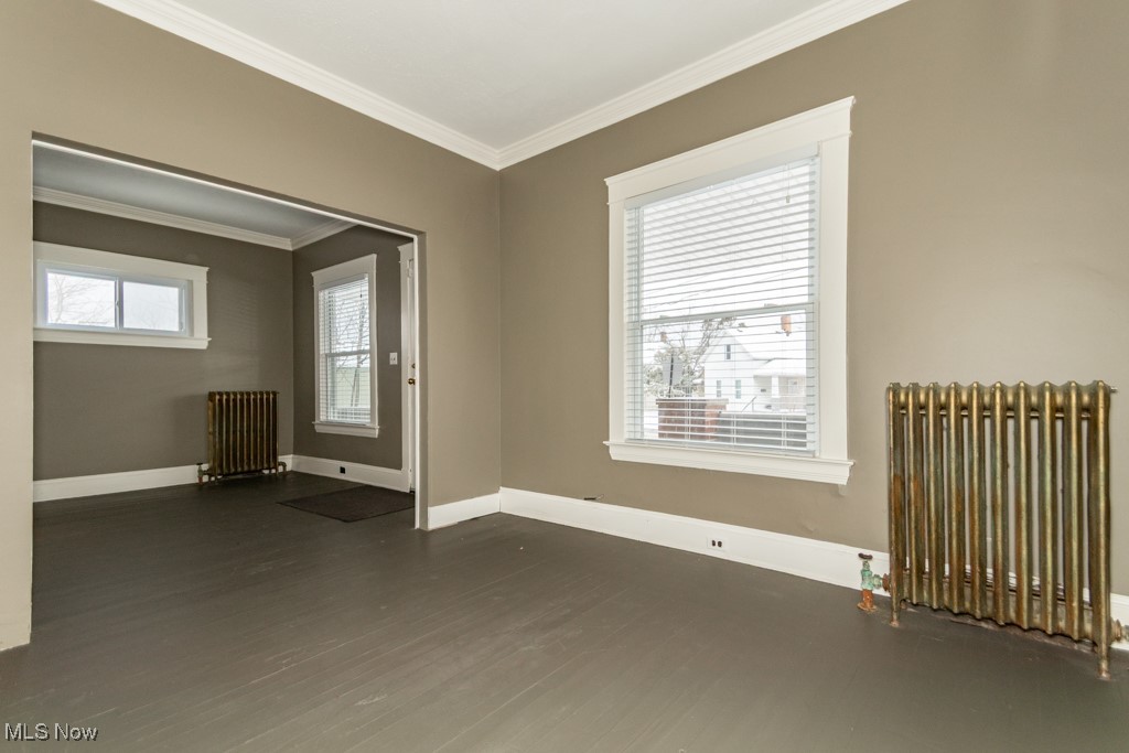 Selden - Commercial Sale