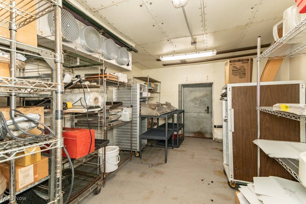 Selden - Commercial Sale