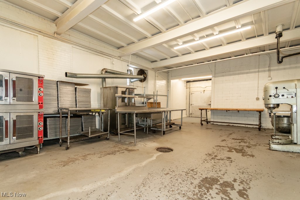 Selden - Commercial Sale