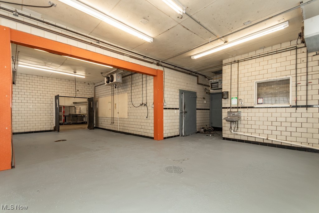 Selden - Commercial Sale