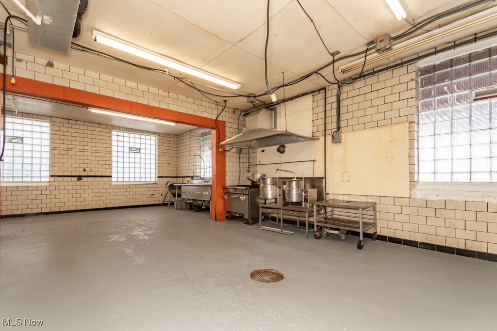 Selden - Commercial Sale