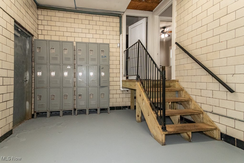 Selden - Commercial Sale