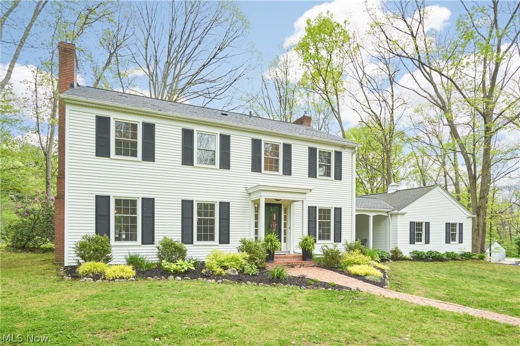 Photo of 475 Somerset Road, Akron, OH 44313 (MLS # 5209368)