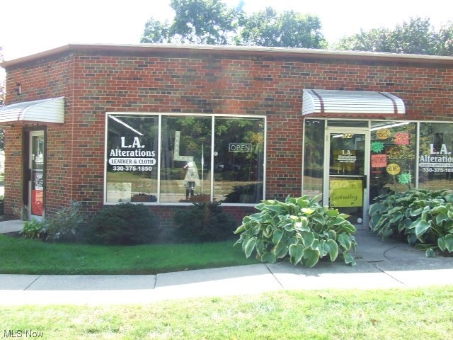 Portage 06 - Commercial Sale