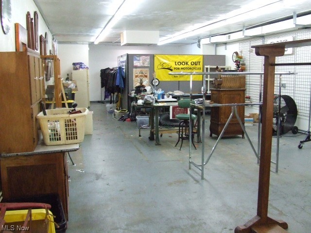 Portage 06 - Commercial Sale