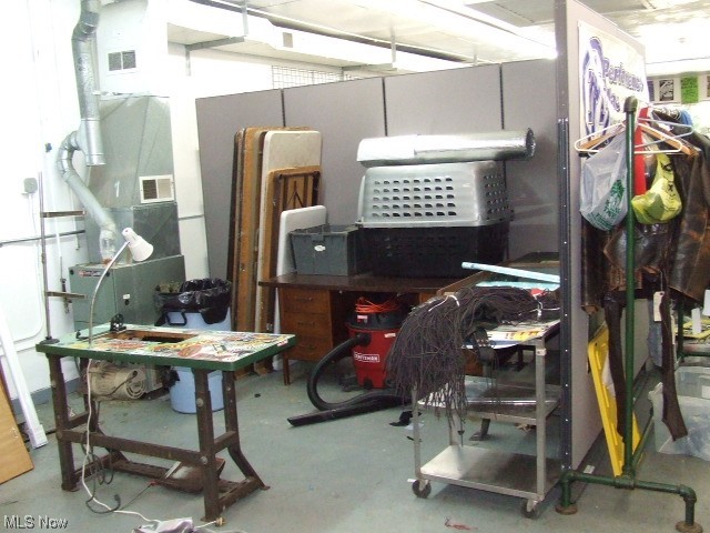 Portage 06 - Commercial Sale