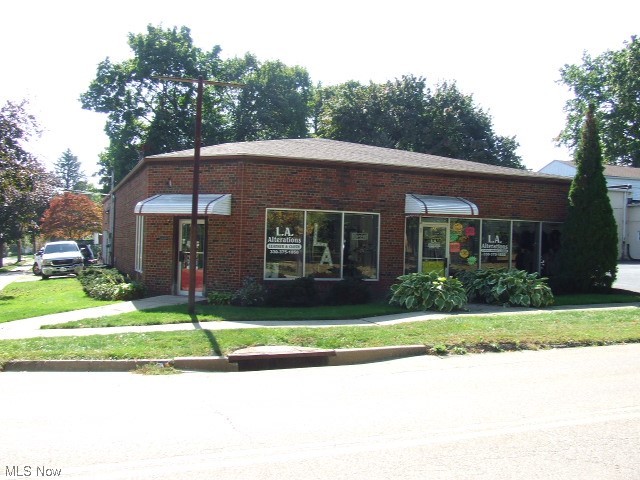 Portage 06 - Commercial Sale