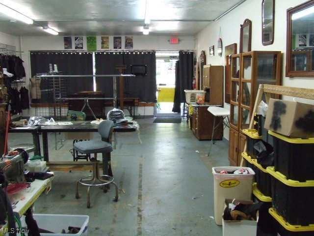 Portage 06 - Commercial Sale