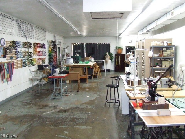 Portage 06 - Commercial Sale