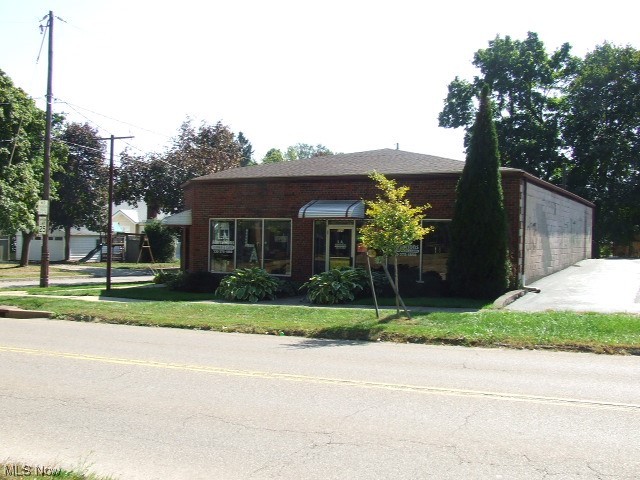 Portage 06 - Commercial Sale