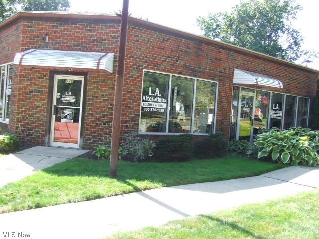 Portage 06 - Commercial Sale