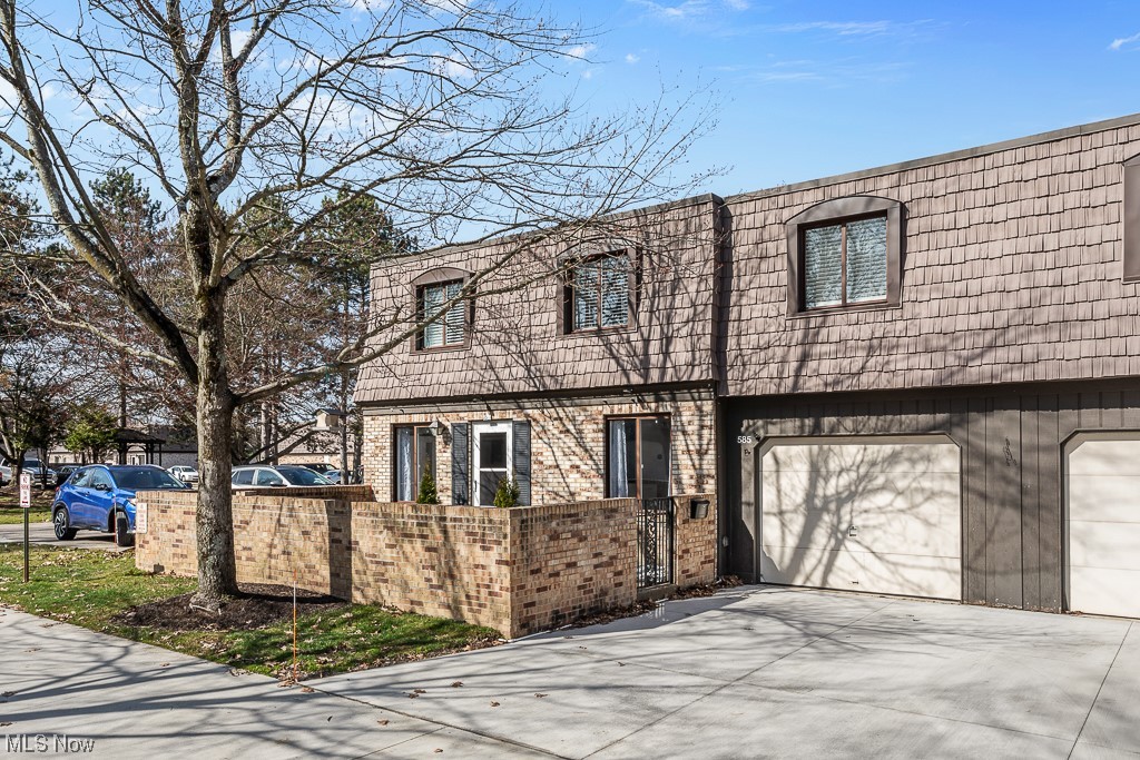 Pinecrest - Residential