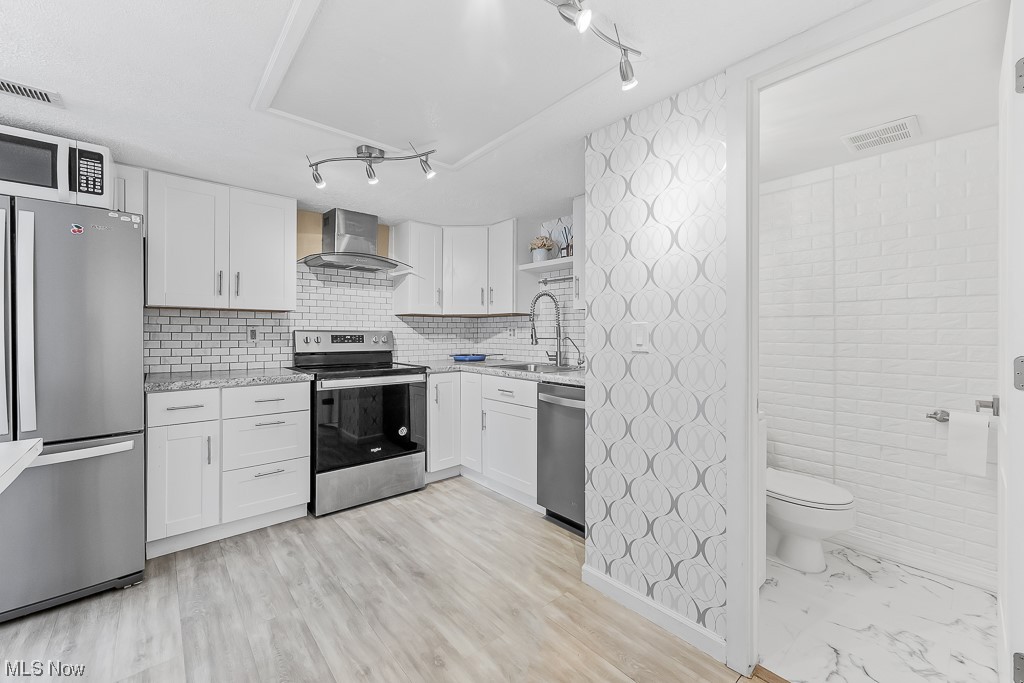 Pinecrest - Residential