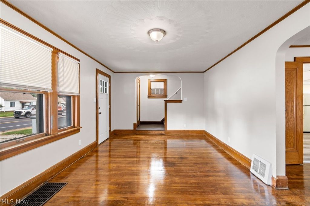 Photo of 626 E Wilbeth Road, Akron, OH 44306 (MLS # 5205155)