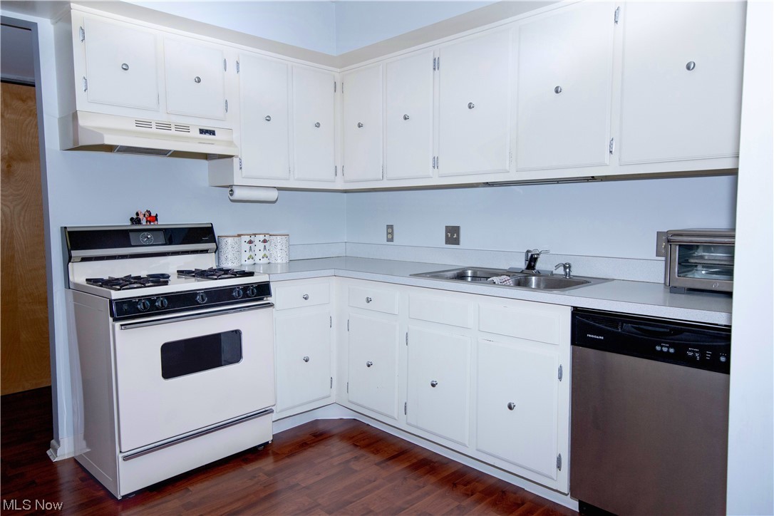 Oak Knolls Condo - Residential